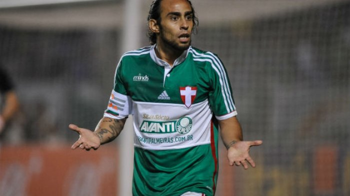 ¿Es posible hacerlo? Acusan a Valdivia de usar bots para que pidan en redes que vuelva a Palmeiras