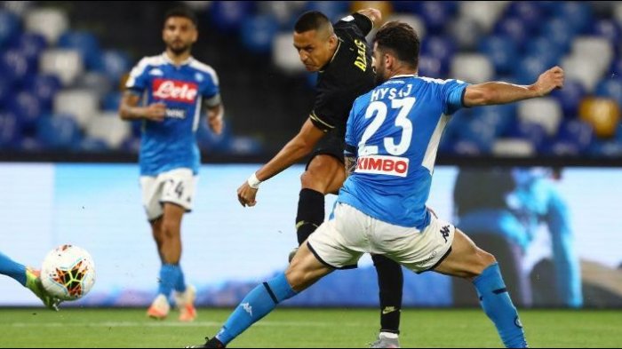 Alexis volvió prendido, pero no evitó que el Inter quedara eliminado de la Copa Italia