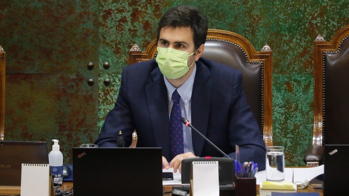 Presidente de la Cámara responde a Piñera: 