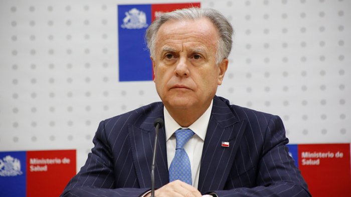 Contraloría confirmó que Emilio Santelices hizo compras irregulares de acciones cuando era ministro