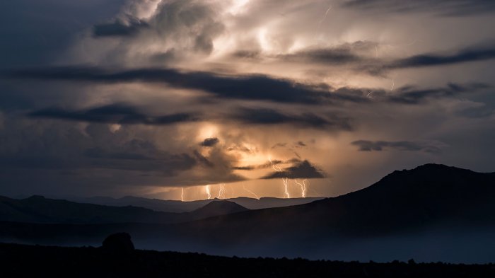 Dirección Meteorológica avisa la opción tormentas eléctricas entre Valparaíso y Biobío