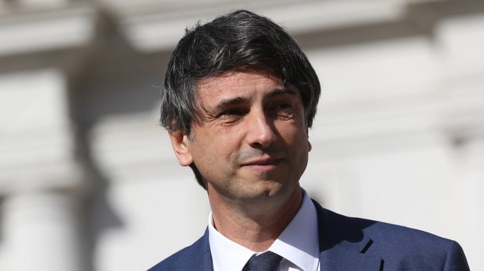 Ministro Couve sobre vacuna china: 