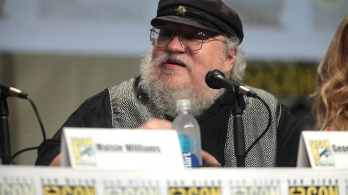 George R.R. Martin aprovecha la cuarentena para escribir: Espera terminar 