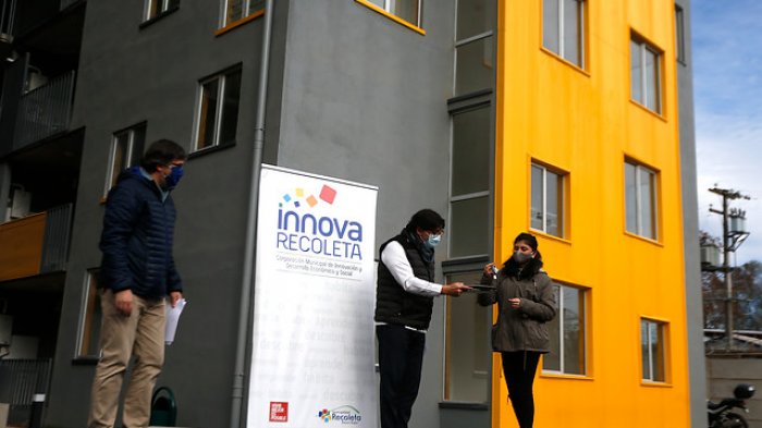 Arriendo será por el 25% de los ingresos: Entregan primeros departamentos de la Inmobiliaria Popular en Recoleta