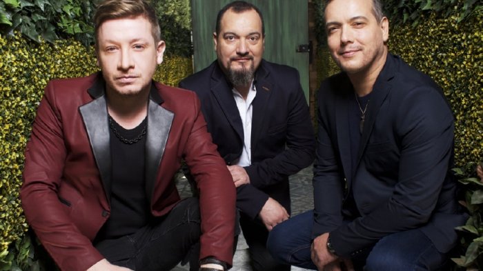 Natalino se presentó en los Copihue de Oro con un fondo croma y desató el ingenio de Twitter