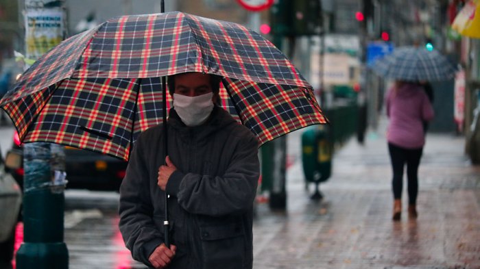 Onemi declara alerta temprana preventiva por lluvias y vientos en Región Metropolitana