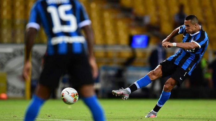 Inter remontó ante el Parma con revitalizador ingreso de Alexis en el segundo tiempo