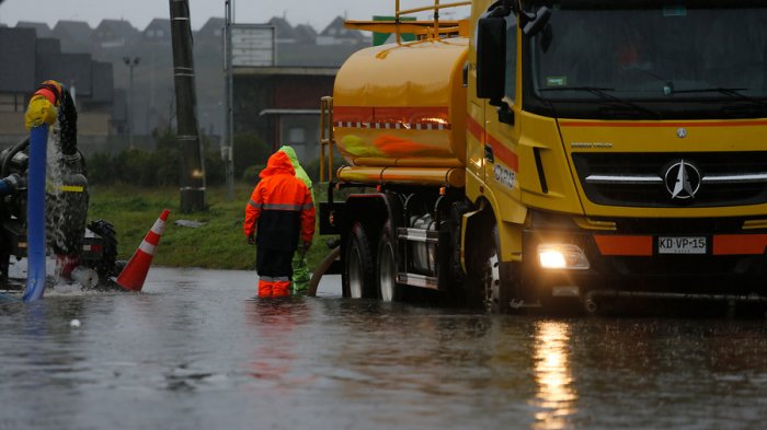 Intendente del Maule informa que el sistema frontal dejó al menos 350 viviendas afectadas en la región