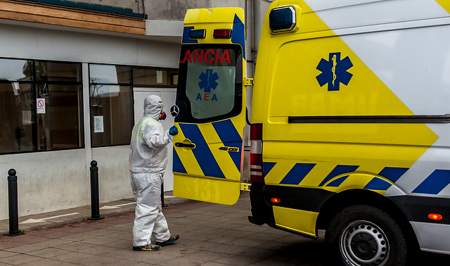 Confirman la muerte de octavo trabajador de salud contagiado con COVID-19: Era conductor de ambulancias en Cesfam