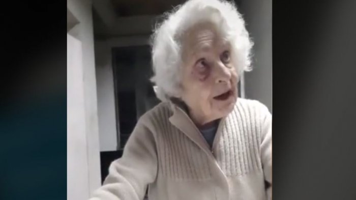 Abuela de 93 años se volvió viral en TikTok tras su emocionante reacción al recibir su torta favorita