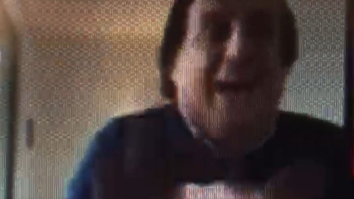 Se rió, se paró y se fue: La reacción que se hizo viral de Víctor Pérez al exabrupto de Allamand