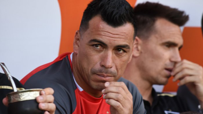 “Retirarme en Colo Colo es el sueño que tengo”: Paredes se confesó en CDF y candidateó a Borghi como DT