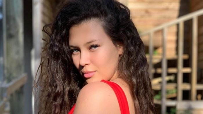 Michelle Carvalho se operó para perder peso y mostró parte del resultado