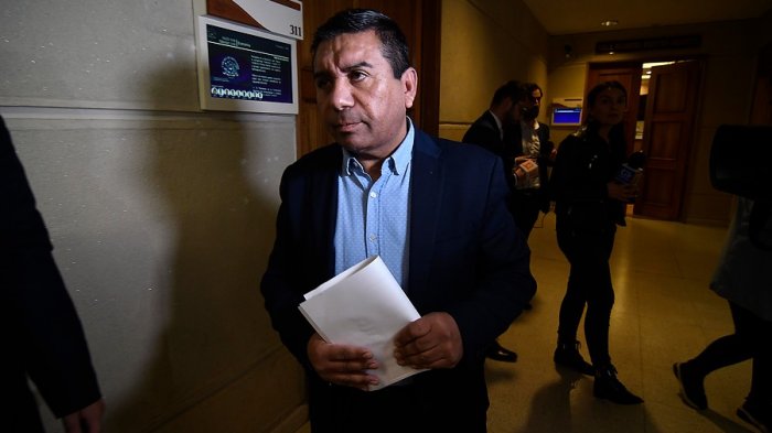 Por transitar sin salvoconducto: Diputado Pedro Velásquez fue detenido tras control sanitario