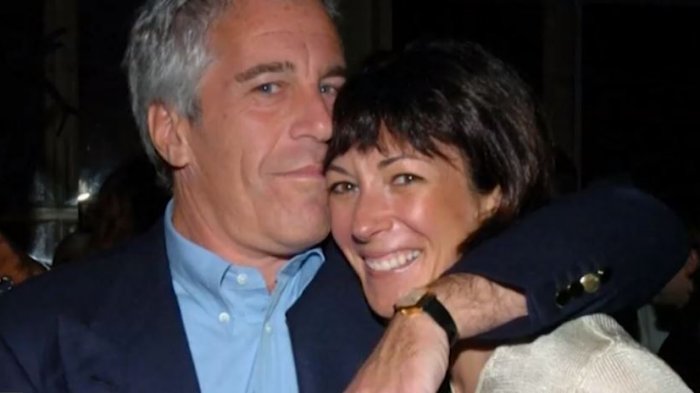 Detienen a última novia de Jeffrey Epstein, investigada por cómplice de sus delitos sexuales