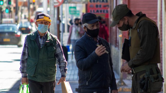 Contagios por COVID-19 registran nueva alza y Chile se convierte en el sexto país con más casos