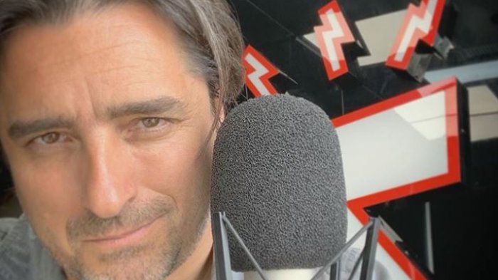 Jorge Zabaleta y llegada de sus 50: “Quiero un convertible, sacar la guata y tener calugas. Estoy hecho mierda”