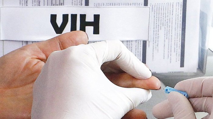 Personas VIH no están recibiendo sus medicamentos: Minsal dice que es Cenabast quien debe responder