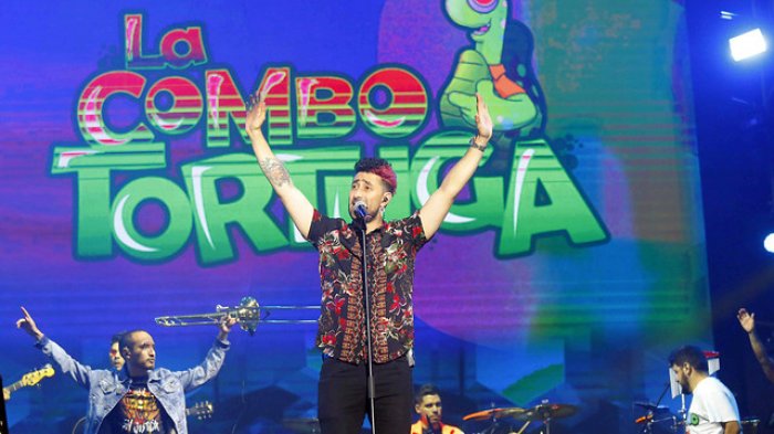 La Combo Tortuga explora otros ritmos junto al vocalista de Gondwana en 