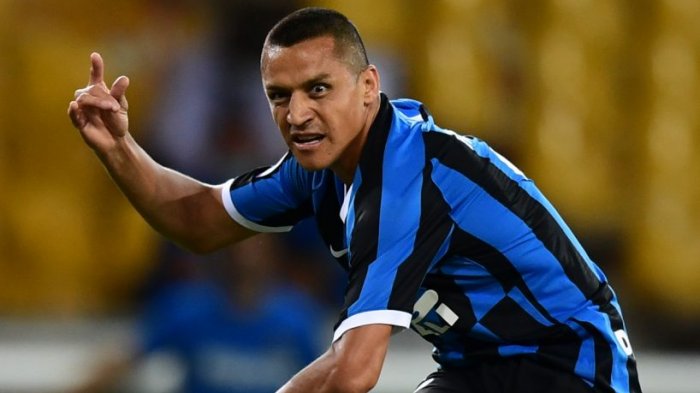 Alexis casi marcó en los descuentos, pero el Inter terminó cayendo ante el Bologna del Pitbull