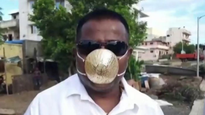 La mascarilla más cara del mundo es de oro, pesa casi 2 kilos y está en India