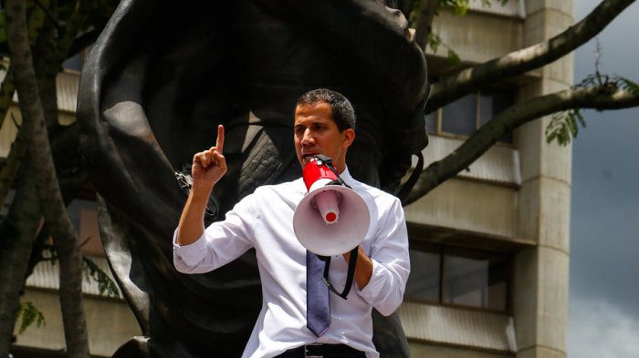 Suspenden a la Dirección Nacional del partido de Juan Guaidó en Venezuela
