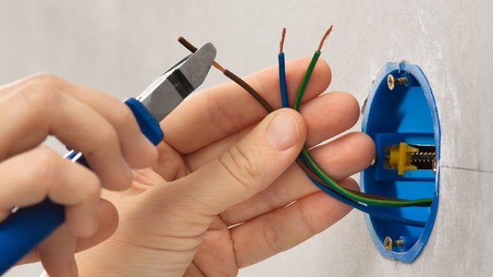 Gásfiteres y electricistas tendrán permiso temporal para poder trabajar durante cuarentena