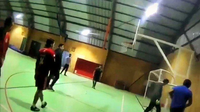 Porfiados en el deporte: 18 detenidos por jugar baby fútbol en un gimnasio