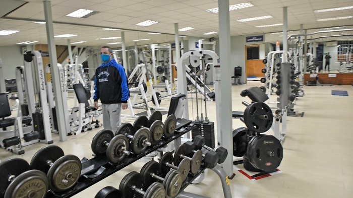 Providencia: Gimnasio estaba funcionando con 16 trabajadores en plena pandemia