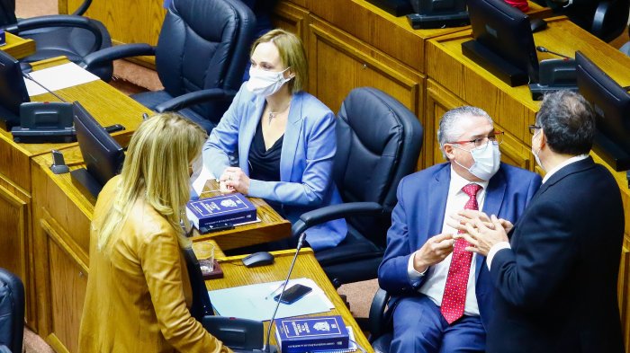 Senadores de oposición apoyarán en bloque el retiro de fondos de AFP