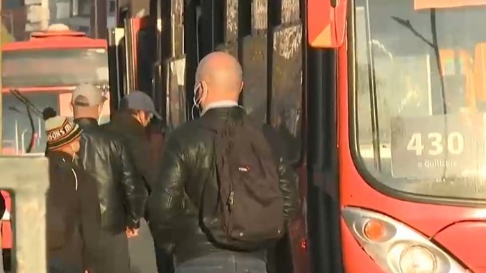 ¿Cómo tomar una micro sin contagiarse de coronavirus?