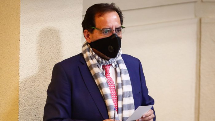 Diputado Mulet denuncia que recibió amenazas de muerte firmadas por Patria y Libertad