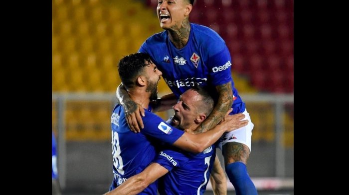 Erick Pulgar se perdió un penal, pero igual la Fiore le ganó al Lecce de visita