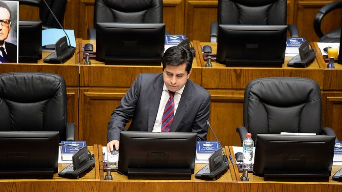 Senador Araya y su férreo apoyo al retiro del 10%: 