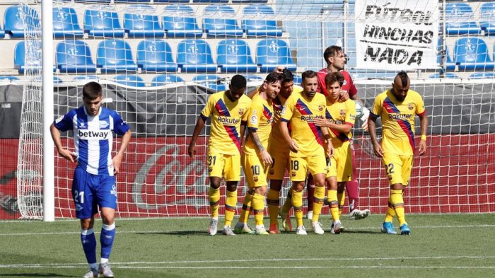 King Arturo se lució como defensa en goleada del Barcelona sobre el Alavés