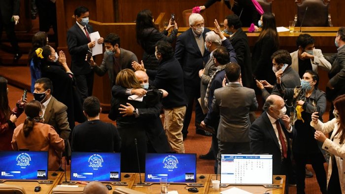 Encuesta Cadem: 86% está de acuerdo con el proyecto de retiro de fondos previsionales