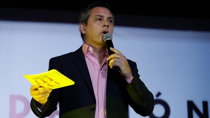 Demandan a Viñuela ante la justicia: 