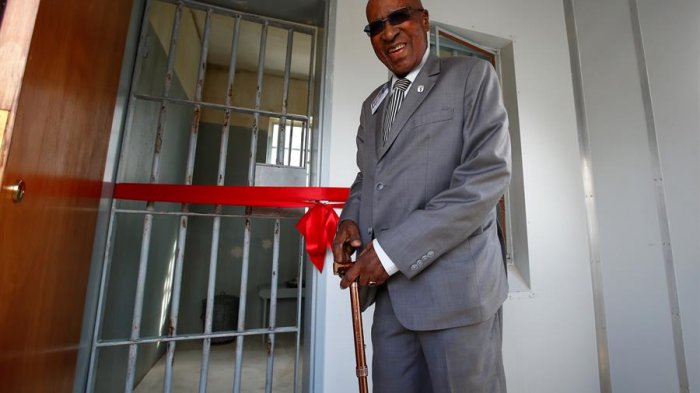 Andrew Mlangeni, ícono de lucha contra el 