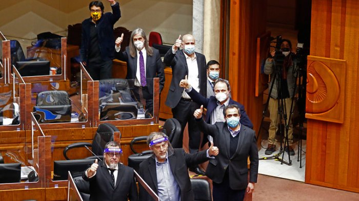 Proyecto de retiro de fondos avanza en el Senado y Minsal anuncia medida para adultos mayores de 75 años