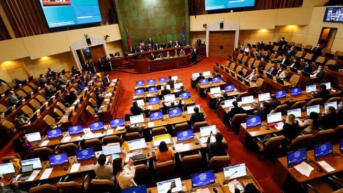 Diputados rechazan veto presidencial al proyecto que prohíbe corte de servicios básicos
