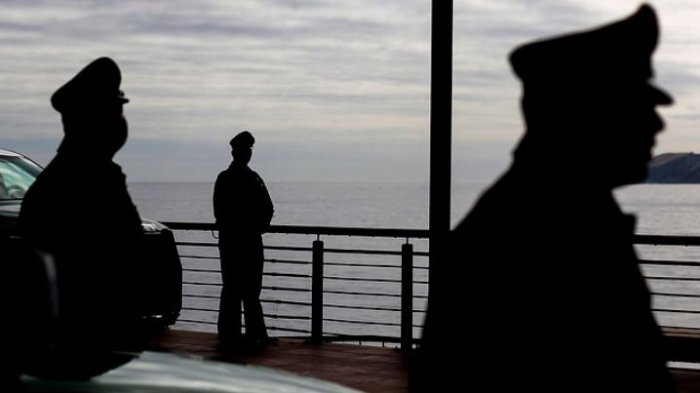 Dan de baja a 9 carabineros acusados de proteger a contrabandista