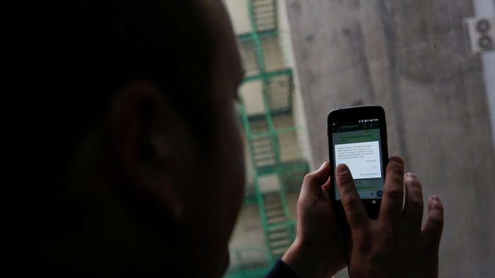 Alerta de estafas por WhatsApp sobre el 10%: PDI entrega consejos para no caer en estos engaños