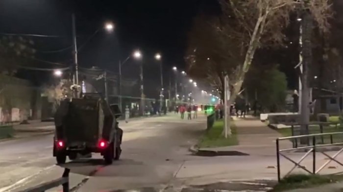 Más de 60 personas provocaron desórdenes cerca de comisaría en Huechuraba: Dos fueron detenidos