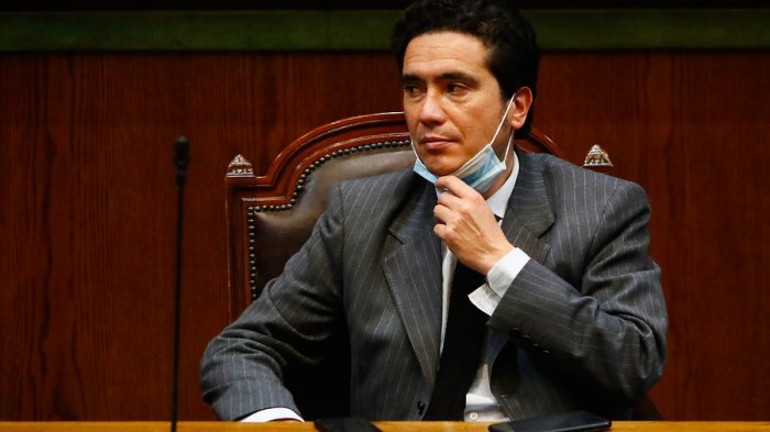 Ministro Briones negó que Chile haya gastado US$ 600 millones en actualizar aviones F-16