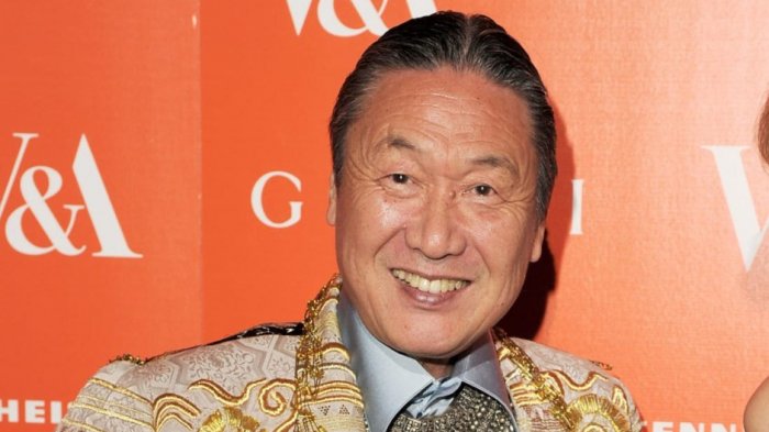 Kansai Yamamoto, diseñador de modas que colaboró con David Bowie, muere a los 76 años