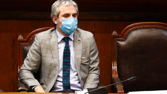 Retiro del 10%, la UDI y estallido social: Las razones que explican la salida de Blumel del gabinete