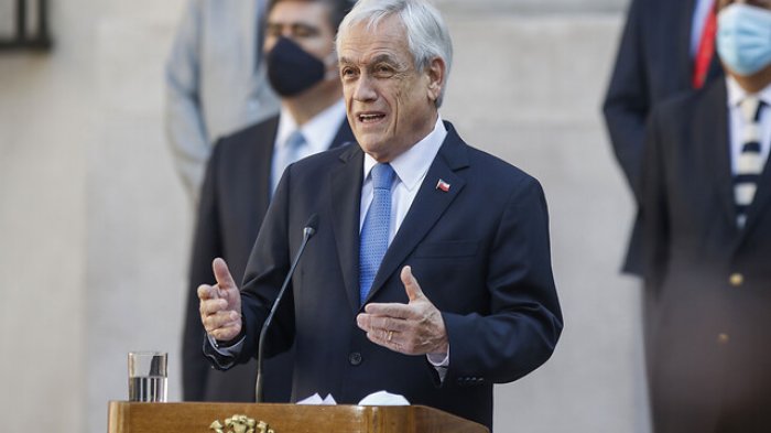 Senadores de oposición llamaron a Piñera 