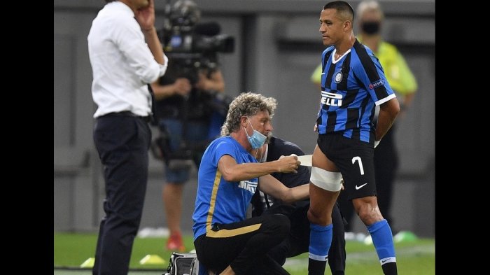 El Inter avanzó a semifinales, pero Alexis terminó apenas el partido por lesión muscular