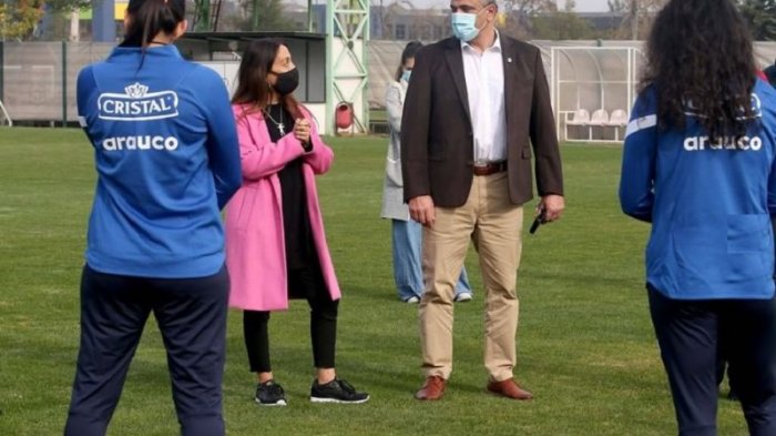 Pablo Milad dijo presente en el primer entrenamiento de La Roja Femenina