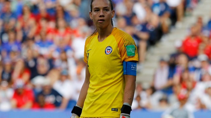 Rival se quiso burlar de Tiane Endler y terminó troleada